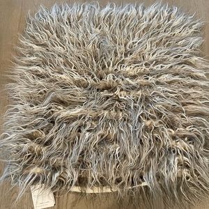 NWT Pottery Barn 20”x20” Ombré Faux Fur Pillow Cover